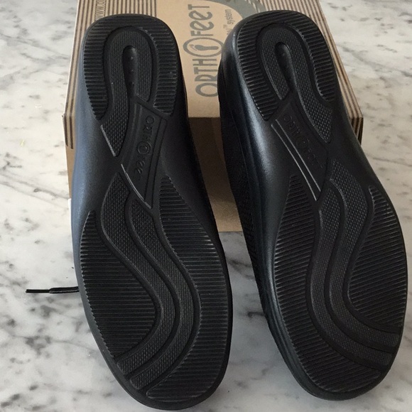 OrthoFeet Palma Knit Black Sneaker - Picture 2 of 3